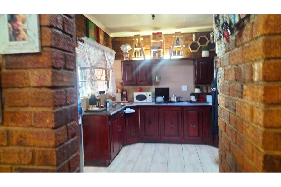5 Bedroom Property for Sale in Elandsrand North West